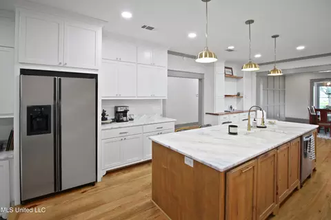 Kitchen - 7243 N Highway 433, Benton, MS 39039 photo 5 of 7