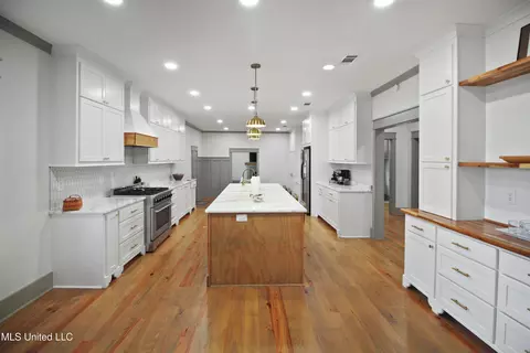 Kitchen - 7243 N Highway 433, Benton, MS 39039 photo 6 of 7