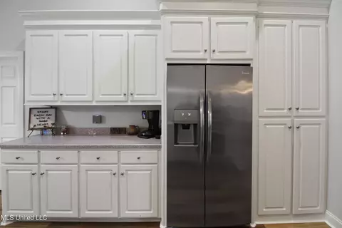 Kitchen - 714 Waters Dr, Madison, MS 39110 photo 3 of 5