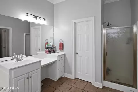 Bath - 714 Waters Dr, Madison, MS 39110 photo 5 of 8