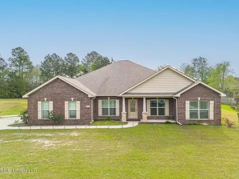 12112 Poplar Dr, Vancleave, MS 39565