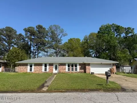 352 Annette Ln, D'iberville, MS 39540