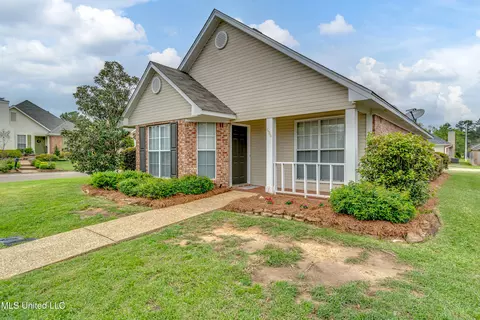 606 Corbett Dr, Pearl, MS 39208
