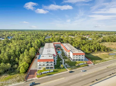 1453 E Beach Blvd #220, Pass Christian, MS 39571