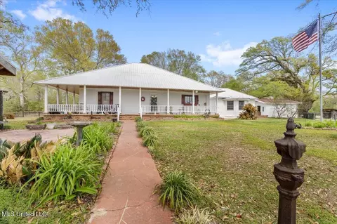 1144 River Rd, Lucedale, MS 39452