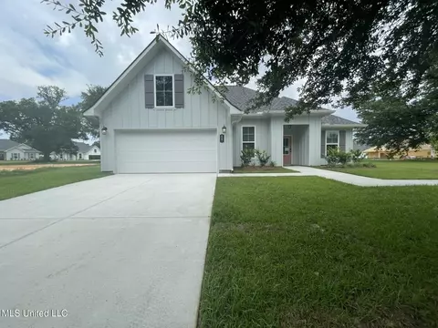 607 Thomas Shields Blvd, Bay Saint Louis, MS 39520
