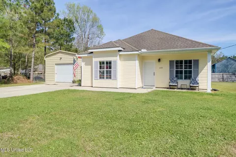 6172 E Madison St, Bay Saint Louis, MS 39520