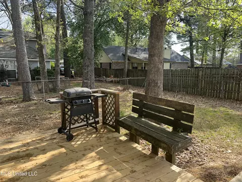 Exterior - 104 Live Oak Ln, Brandon, MS 39047 photo 12 of 16