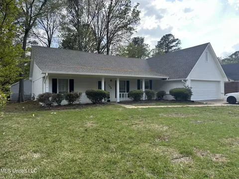 Exterior - 104 Live Oak Ln, Brandon, MS 39047 photo 16 of 16
