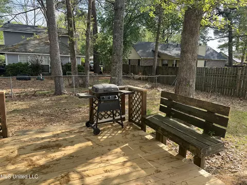 Exterior - 104 Live Oak Ln, Brandon, MS 39047 photo 11 of 16