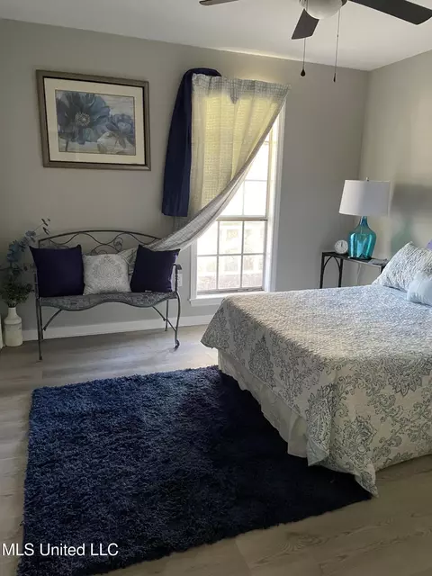 Bedroom - 104 Live Oak Ln, Brandon, MS 39047 photo 1 of 7