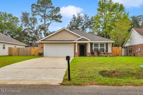 1617 Porpoise Dr, Ocean Springs, MS 39564