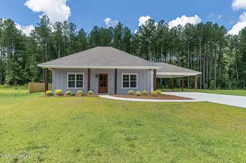150 Woodbridge Ln, Seminary, MS 39479