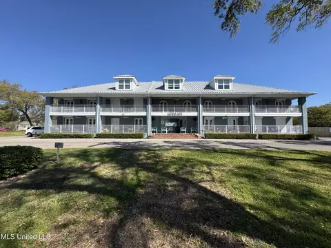 1282 Beach Blvd #207, Biloxi, MS 39530