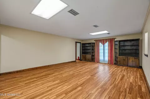 Living - 41 Todd Rd, Sumrall, MS 39482 photo 7 of 10