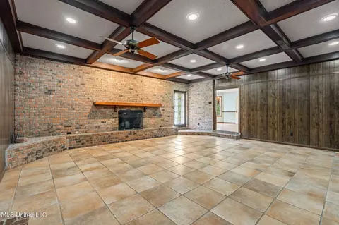 Living - 41 Todd Rd, Sumrall, MS 39482 photo 3 of 10