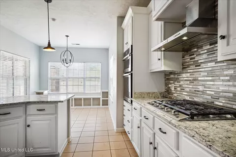 Kitchen - 1923 W Lamar Pl, Hernando, MS 38632 photo 4 of 4