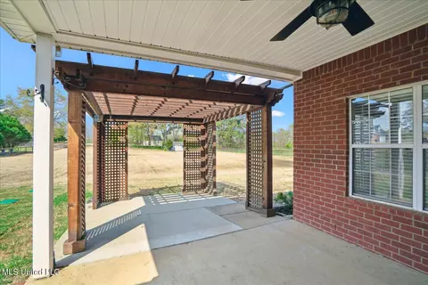 Exterior - 1923 W Lamar Pl, Hernando, MS 38632 photo 5 of 13