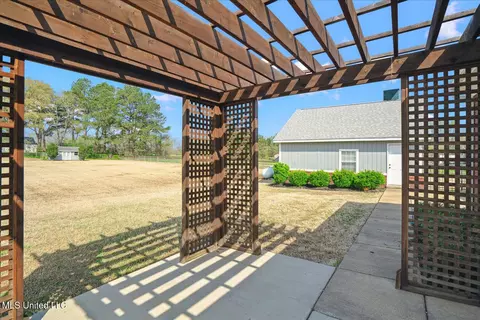 Exterior - 1923 W Lamar Pl, Hernando, MS 38632 photo 4 of 13