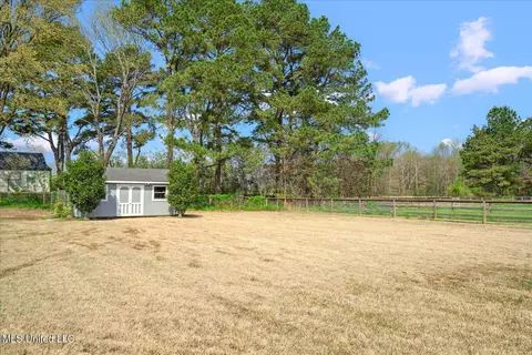 Exterior - 1923 W Lamar Pl, Hernando, MS 38632 photo 3 of 13