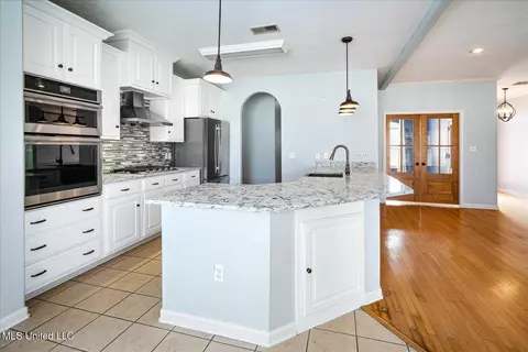 Kitchen - 1923 W Lamar Pl, Hernando, MS 38632 photo 1 of 4