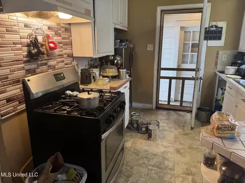 Kitchen - 3923 Azalea Dr, Jackson, MS 39206 photo 1 of 2