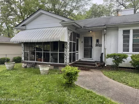 Exterior - 3923 Azalea Dr, Jackson, MS 39206 photo 4 of 5