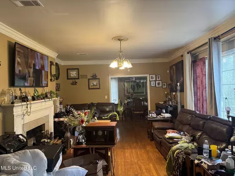 Living - 3923 Azalea Dr, Jackson, MS 39206 photo 1 of 1
