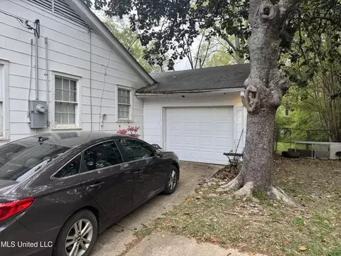 Exterior - 3923 Azalea Dr, Jackson, MS 39206 photo 3 of 5