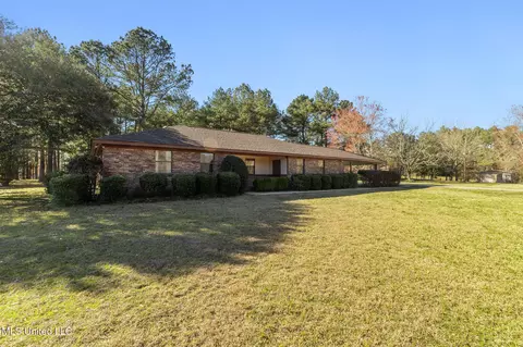 1065 Howell Rd, Purvis, MS 39475
