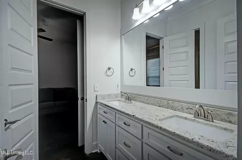 Bath - 421 Ashleigh Ct, Brandon, MS 39042 photo 5 of 7
