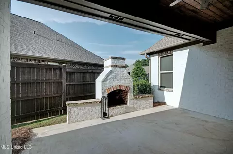 Exterior - 421 Ashleigh Ct, Brandon, MS 39042 photo 3 of 6