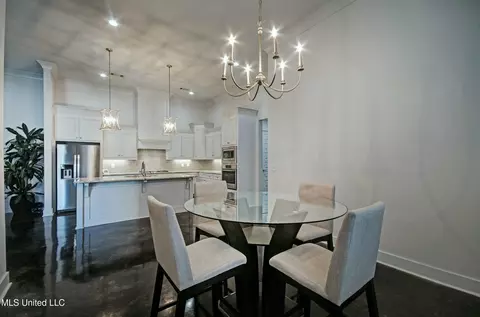 Dining - 421 Ashleigh Ct, Brandon, MS 39042 photo 1 of 2