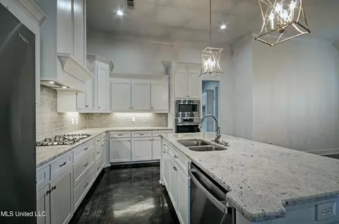 Kitchen - 421 Ashleigh Ct, Brandon, MS 39042 photo 3 of 3