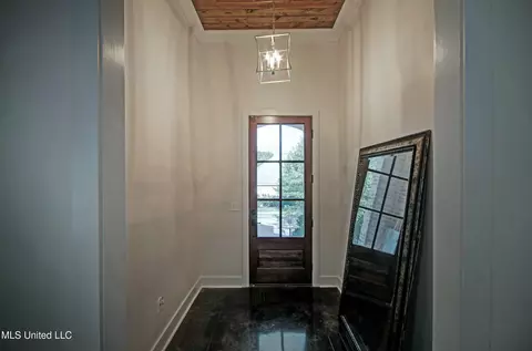 Entry Way - 421 Ashleigh Ct, Brandon, MS 39042 photo 2 of 5