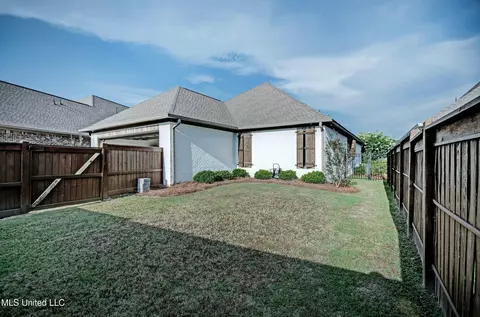 Exterior - 421 Ashleigh Ct, Brandon, MS 39042 photo 5 of 6