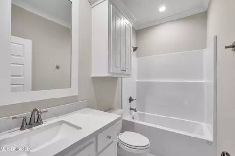 Bath - 804 Trawler Cir, Brandon, MS 39047 photo 4 of 4