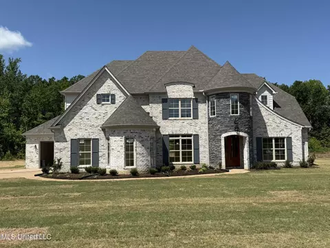 495 Poplar Ln, Holly Springs, MS 38635