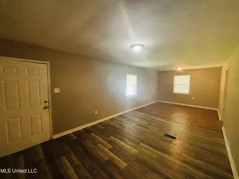 3084 Oak Forest Dr, Jackson, MS 39212 photo 5