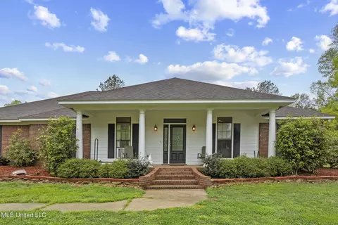 137 Falcon Ridge Dr, Raymond, MS 39154