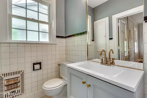 Bath - 617 Seneca Ave, Jackson, MS 39216 photo 2 of 3