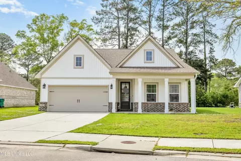 115 Spanish Cove Dr, Ocean Springs, MS 39564