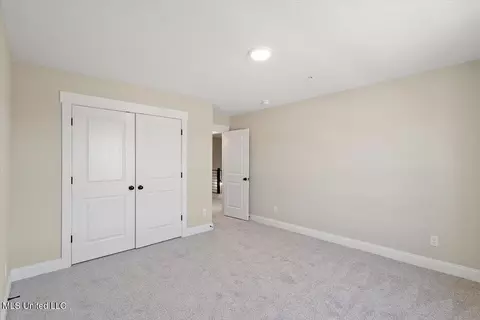 Bedroom - 723 Bolivar Dr, Hernando, MS 38632 photo 6 of 6