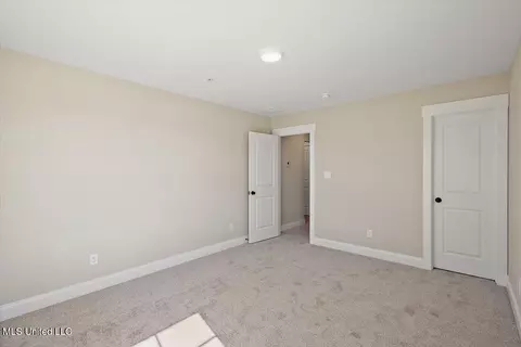 Bedroom - 723 Bolivar Dr, Hernando, MS 38632 photo 4 of 6