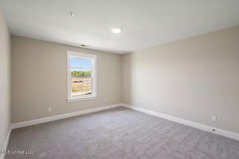 Bedroom - 723 Bolivar Dr, Hernando, MS 38632 photo 5 of 6