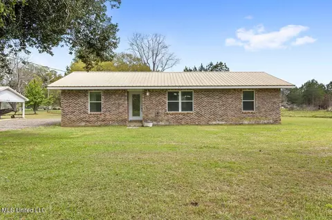 287 Country Oak Cir, Lucedale, MS 39452