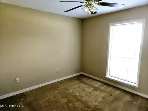 Bedroom - 207 Heritage Dr, Madison, MS 39110 photo 2 of 3