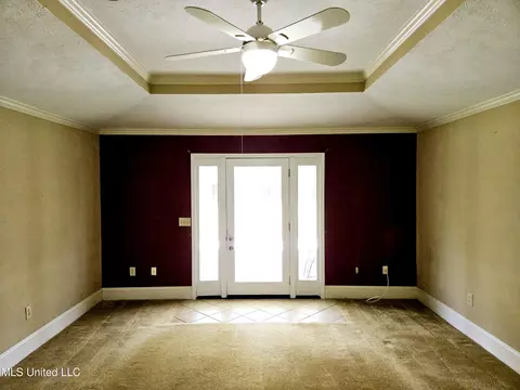 Living - 207 Heritage Dr, Madison, MS 39110 photo 1 of 1