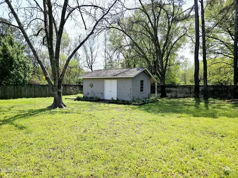 Exterior - 207 Heritage Dr, Madison, MS 39110 photo 5 of 6