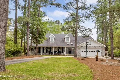 95511 W Diamondhead Dr, Diamondhead, MS 39525